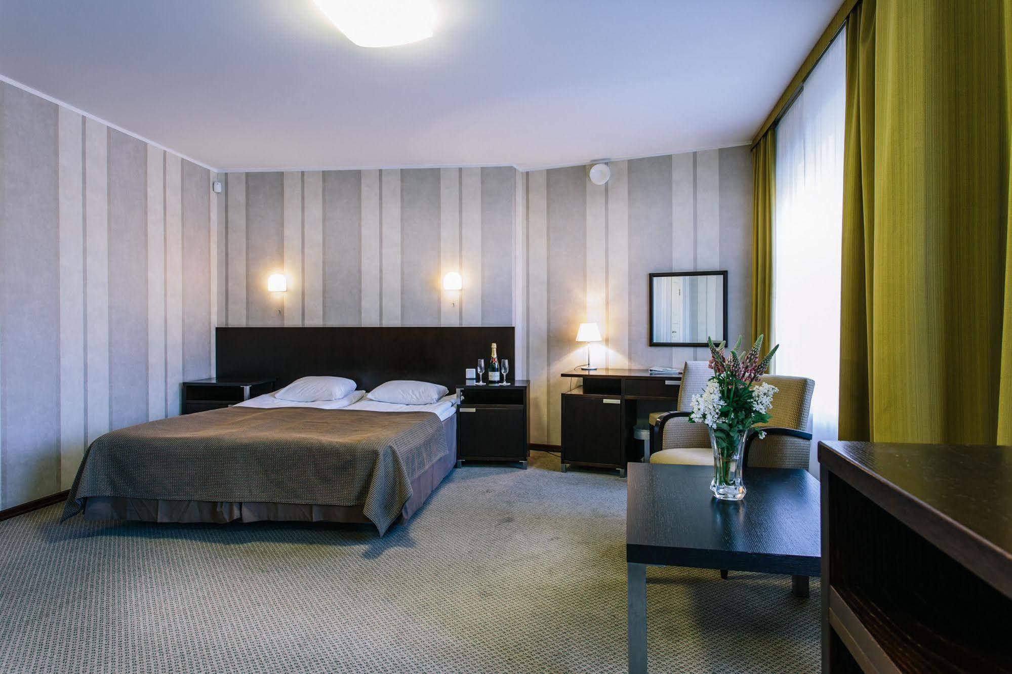 Hestia Hotel Maestro Old Town Tallin Exterior foto