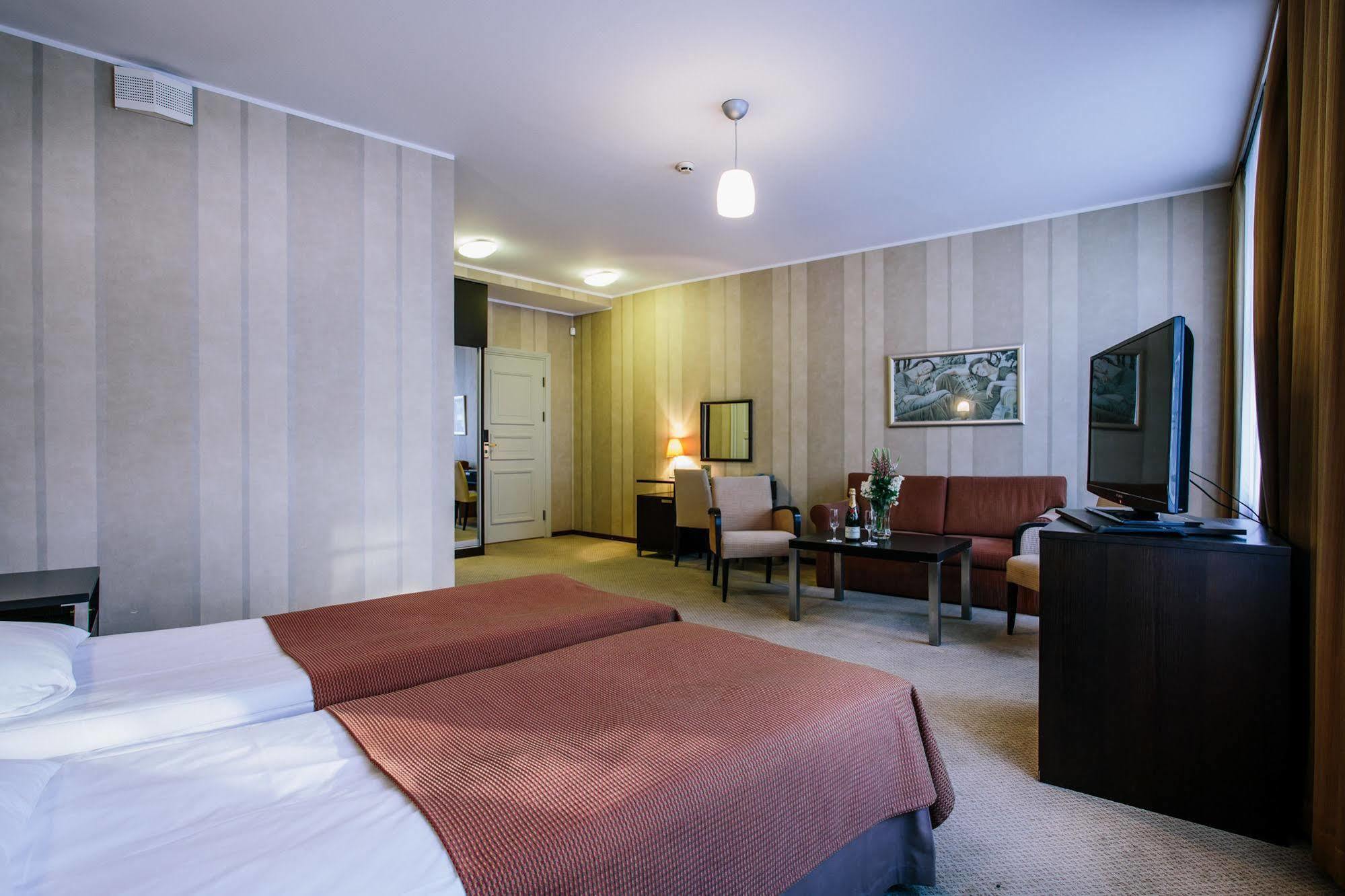 Hestia Hotel Maestro Old Town Tallin Exterior foto