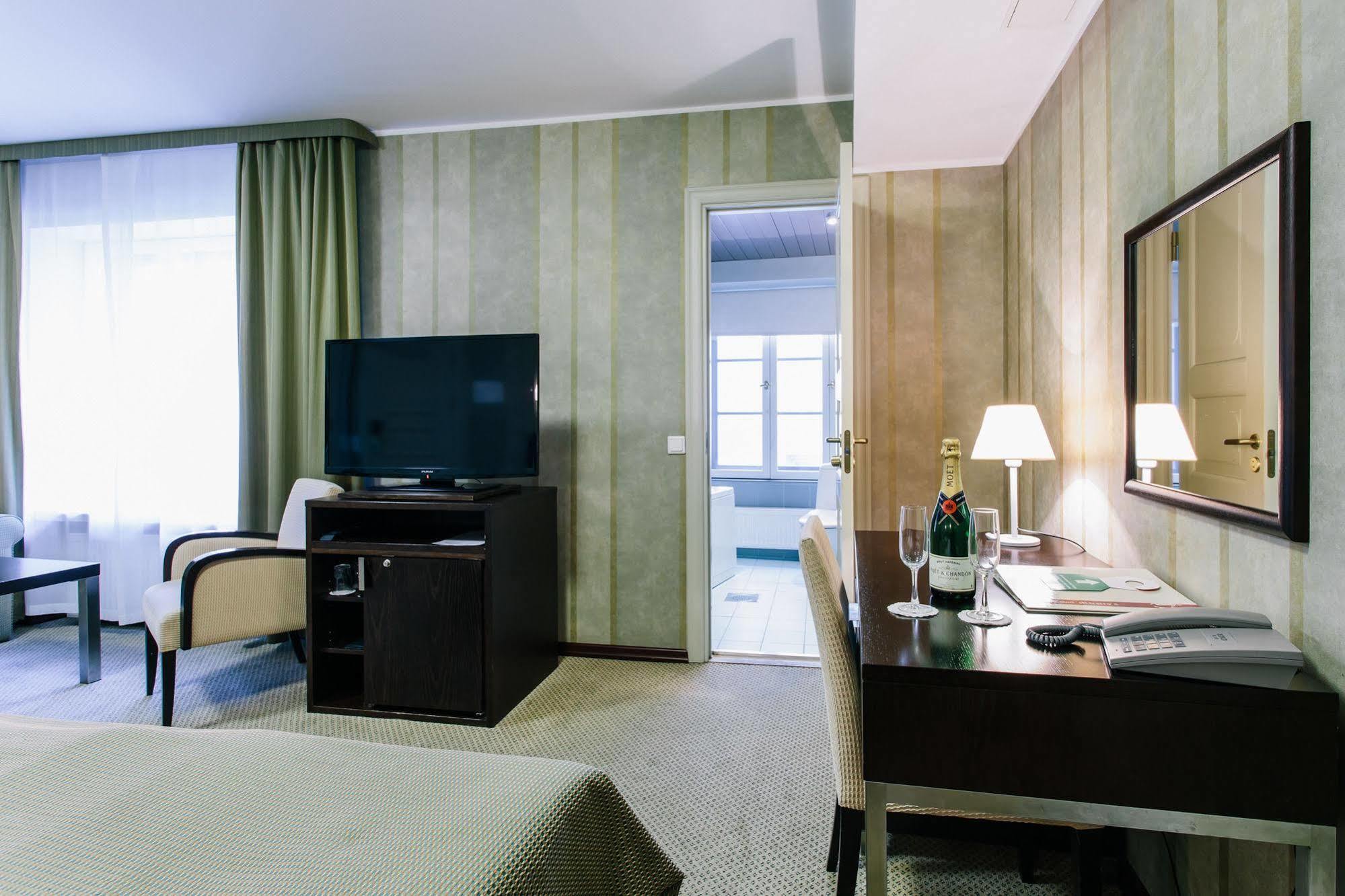 Hestia Hotel Maestro Old Town Tallin Exterior foto
